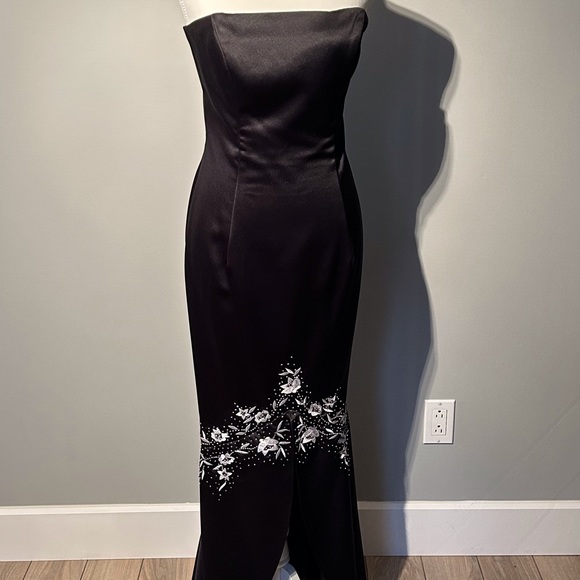 Gala/prom evening gown - Picture 1 of 4